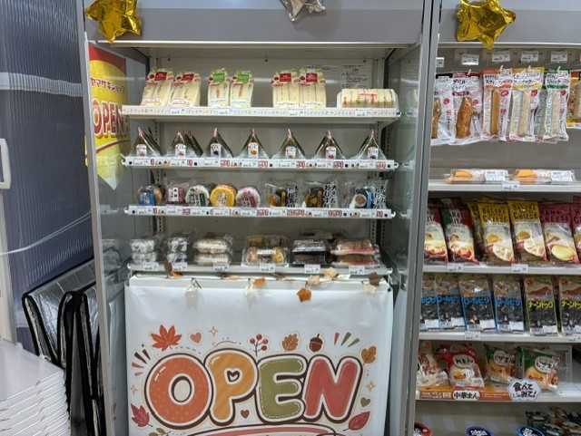 おにぎりや軽食の商品ラインナップ